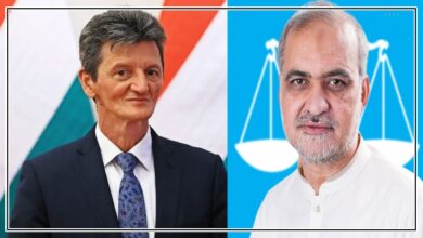 أمير الجماعة الإسلامية الباكستانية والسفير المجري لدى باكستان