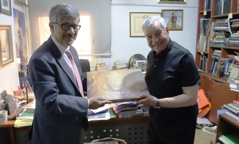 عامر شوكت سفير باكستان بالقاهرة يلتقي الدكتور زاهي حواس
