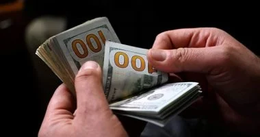 سعر الدولار مقابل الجنيه المصري اليوم الإثنين