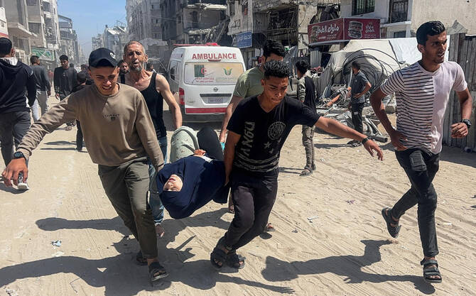 نقص الوقود والمساعدات يشل خدمات الطوارئ وجهود الإغاثة في غزة