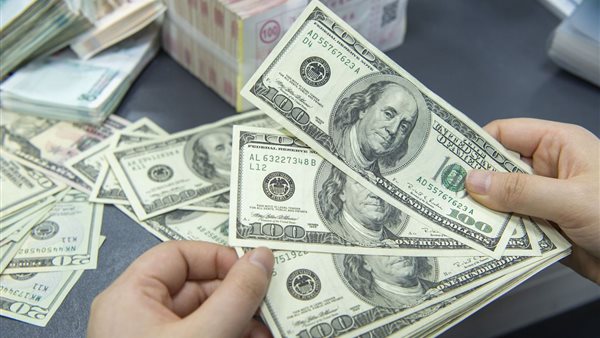 تراجع سعر الدولار أمام الجنيه المصري في منتصف تعاملات اليوم الأربعاء