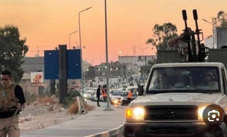 أفاد مراسل الجزيرة في ليبيا مقتل رئيس جهاز الدعم والاستقرار عبد الغني الككلي (غنيوة) خلال تبادل إطلاق النار جنوب طرابلس، بينما أعلنت وزارة