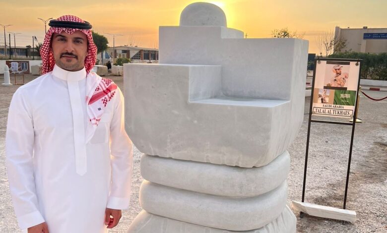 "نقاط منقوشة في الذاكرة".. عنوان مشاركة السعودي طلال الطخيس بسمبوزيوم الجزائر الدولي للنحت