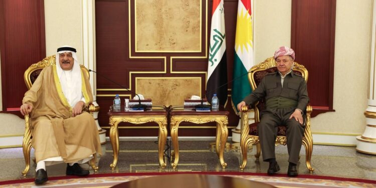 بارزاني لشيوخ مناطق حزام بغداد: التوافق والالتزام بالدستور يضمنان استقرار العراق