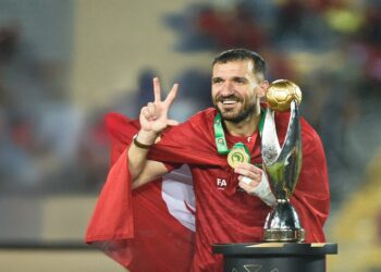 رسميًا.. الأهلي يعلن رحيل علي معلول بعد 8 سنوات من التألق والبطولات