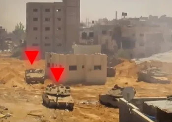 شاهد|| القسام تستهدف قوة صهيونية ودبابة ميركفاه