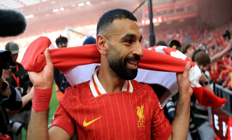 محمد صلاح يتوج بجائزة الأفضل في إنجلترا للمرة الثالثة ويعادل رقم تيري هنري