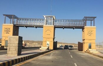 باكستان تبدأ إجلاء دبلوماسييها من إيران بسبب الحرب
