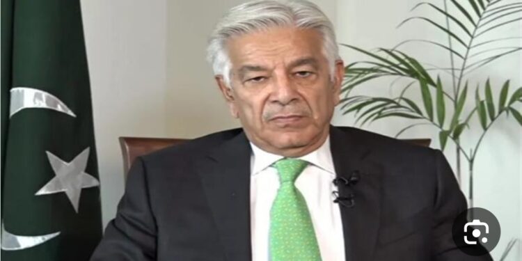 وزير الدفاع الباكستاني: سندافع عن إيران بكل قوتنا