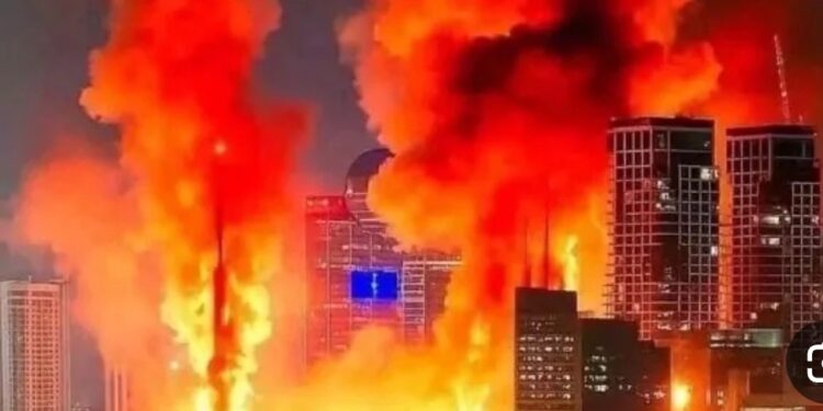 هجوم صاروخي إيراني يهز تل أبيب وبئر السبع فجرًا