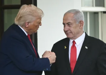 ترامب يؤجج خلافات الإسرائيليين بعد حديثه عن إنقاذ نتنياهو