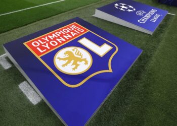 بسبب أزمة ديون تتجاوز 500 مليون يورو.. هبوط أولمبيك ليون رسميًا إلى الدرجة الثانية