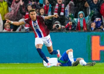 النرويج تكتسح إيطاليا بثلاثية وتعتلي صدارة مجموعتها في تصفيات كأس العالم 2026