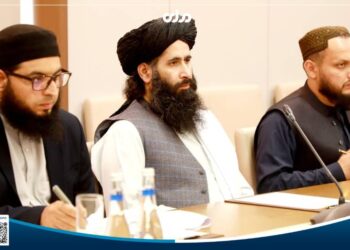 لقاء أفغاني أذربيجاني لتعزيز التعاون الاقتصادي والتجاري على هامش قمة إيكو