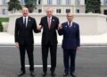 شهباز والرئيسان التركي والأذربيجاني يتبادلون حديثًا وديًا خلال جولة في خانكيندي