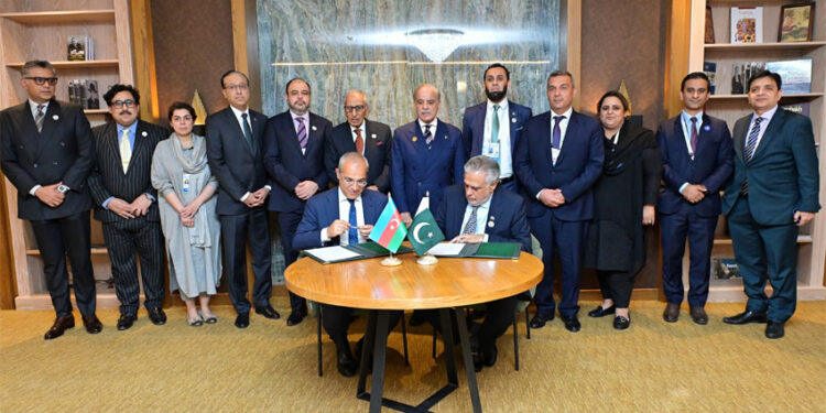باكستان وأذربيجان توقعان اتفاقية استثمار بقيمة 2 مليار دولار
