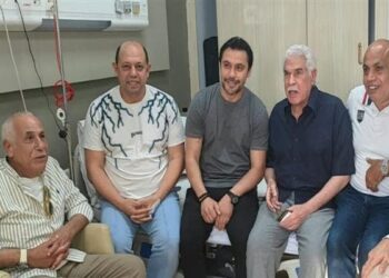 رئيس الزمالك يزور حسن شحاتة بعد خضوعه لجراحة