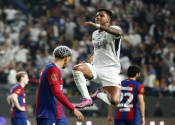 برشلونة يفجّر مفاجأة مدوية.. اهتمام تاريخي بضم رودريجو من ريال مدريد