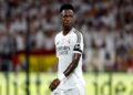 فينيسيوس يطالب بالمساواة مع مبابي.. وريال مدريد لا يمانع بيعه في أقرب فرصة
