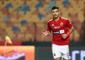محمد شريف يعود إلى الأهلي بعقد جديد لمدة 3 سنوات بعد نهاية مشواره مع الخليج السعودي
