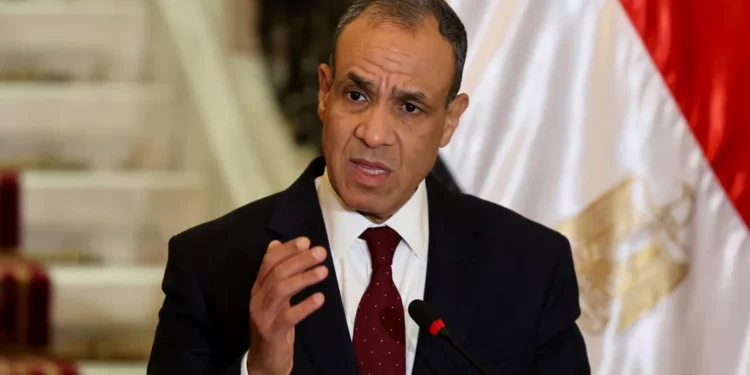 وزير الخارجية المصري يكثف اتصالاته الدولية للضغط من أجل هدنة في غزة