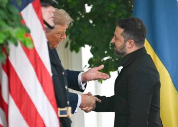 زيلينسكي يلتقي ترامب في واشنطن وسط ضغوط للتسوية مع روسيا