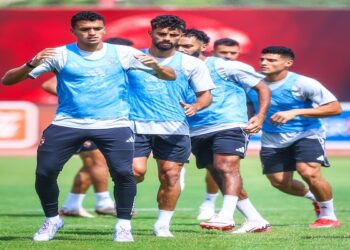 ياسين مرعي وأحمد رضا يعودان لتدريبات الأهلي قبل مواجهة فاركو