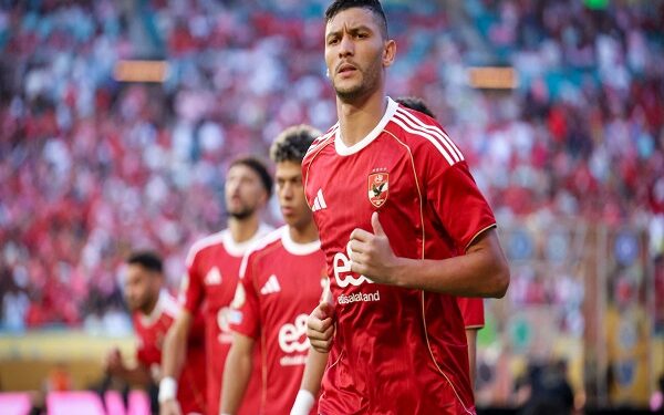 نهضة بركان يغلق ملف التعاقد مع أشرف داري.. والأهلي يتمسك ببقائه