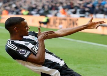 ليفربول يتمسك بأمل ضم ألكسندر إيزاك.. ينتظر الضوء الأخضر من نيوكاسل