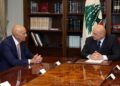 المبعوث السامي الأمريكي أو الحاكم بأمر نتنياهو مع رئيس لبنان جوزاف عون يملي عليه الخطة الامريكية
