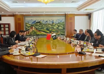 باكستان والصين تطلقان مرحلة جديدة من الشراكة الاقتصادية
