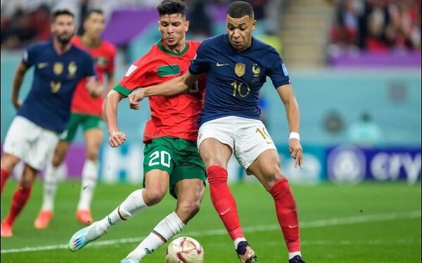 انضمام أشرف داري يكمل قائمة المغرب لمواجهتي النيجر وزامبيا بتصفيات المونديال