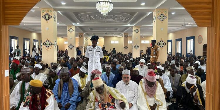 Nijerya’da faaliyet gösteren Hüdayi Vakfına bağlı Daru’l Erkam Foundation, Niger eyaletinin Kpnashi köyünde inşa edilen Eyüp Sultan Külliyesi’nin açılışını gerçekleştirdi. ( AA - Anadolu Ajansı )