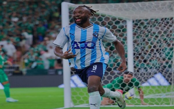 ماييلي بعد الهاتريك: فخور بالتسجيل في شباك أهلي جدة والتتويج بكأس القارات الثلاث