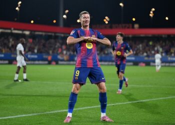 وكالة ليفاندوفسكي توضح حقيقة مفاوضاته مع أندية الدوري السعودي