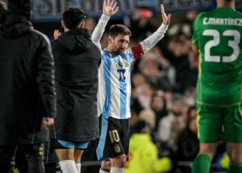 ميسي يودّع جماهير الأرجنتين بهدفين في ليلة تاريخية بتصفيات المونديال