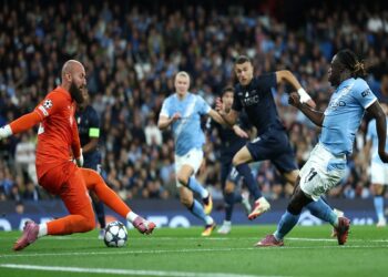 مانشستر سيتي يتفوق على نابولي بثنائية هالاند ودوكو في افتتاح دوري الأبطال