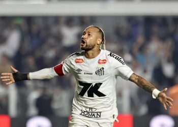 رئيس سانتوس يعلن عودة نيمار للملاعب في نوفمبر