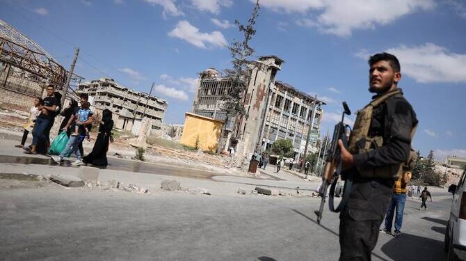 دمشق والأكراد يتفقون: بداية سلام أم هدنة؟