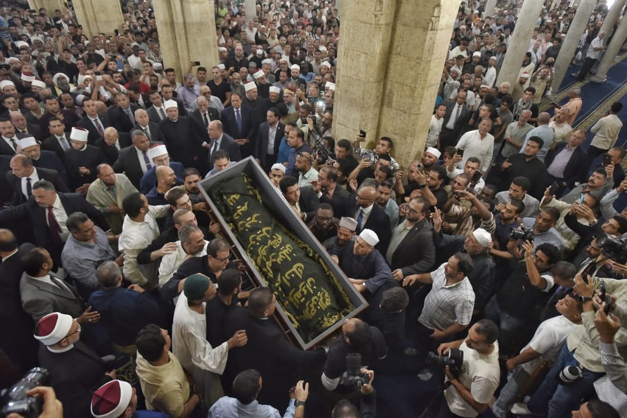 جانب من جنازة الدكتور أحمد عمر هاشم