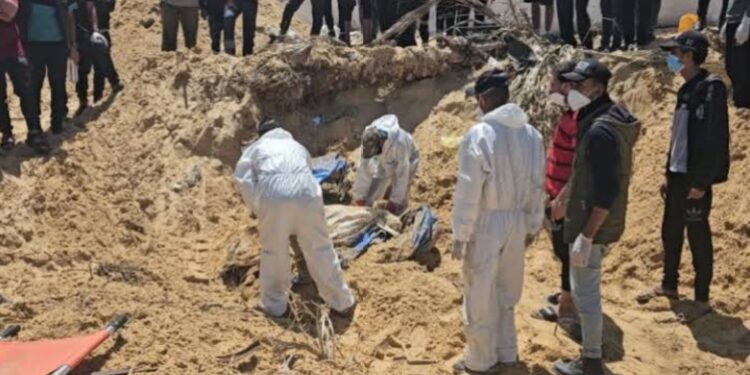 حين يتكلم التراب: مقابر غزة الجماعية تكشف الصمت المدفون