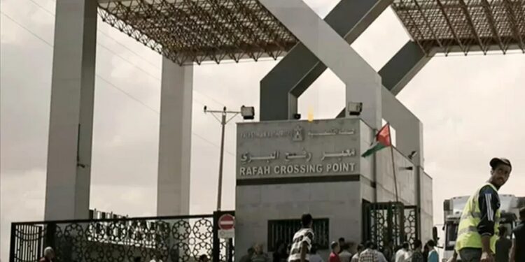علاقات تجارية محدودة تربط غزة بالعالم رغم الحصار