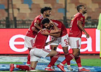 الأهلي بعشرة لاعبين يعبر إلى دور المجموعات بعد فوزه على إيجل نوار