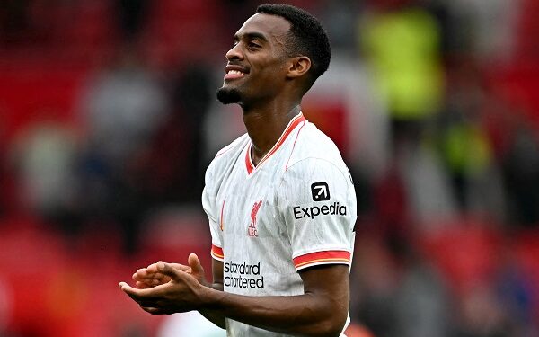 ليفربول يفتقد جرافنبرخ أمام آينتراخت فرانكفورت بسبب إصابة الكاحل