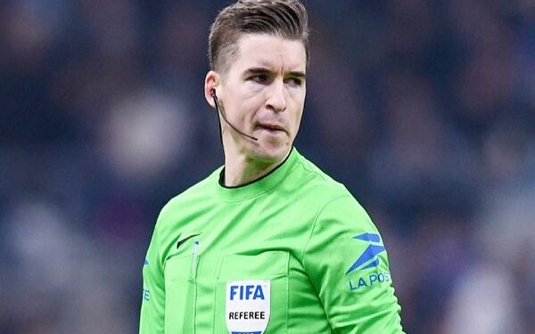 يويفا يعين الفرنسي فرانسوا لوتكسيه حكمًا لمباراة فرانكفورت وليفربول في دوري أبطال أوروبا