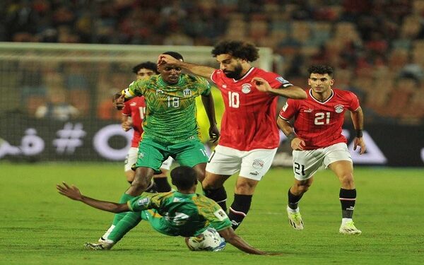 منتخب مصر يرتدي زيه التقليدي أمام جيبوتي بحثًا عن تأهل تاريخي للمونديال