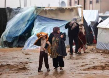 فيضانات الشتاء تضاعف معاناة  النازحين في غزة