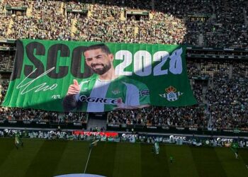 ريال بيتيس يجدد عقد قائده إيسكو حتى 2028 بتيفو مميز قبل مواجهة جيرونا
