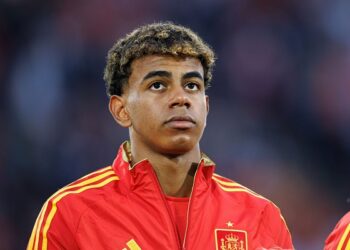 داني أولمو يدافع عن لامين يامال بعد غيابه عن منتخب إسبانيا