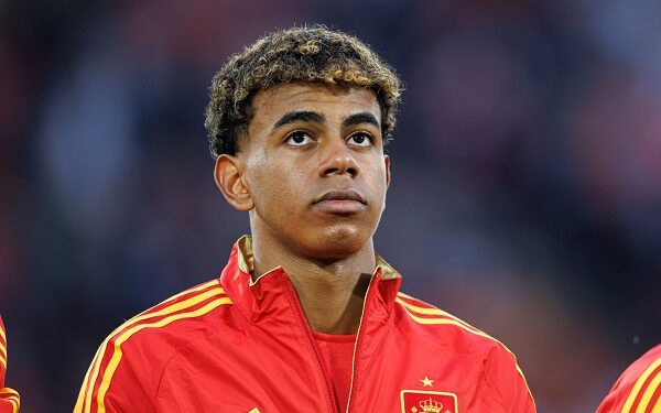 داني أولمو يدافع عن لامين يامال بعد غيابه عن منتخب إسبانيا
